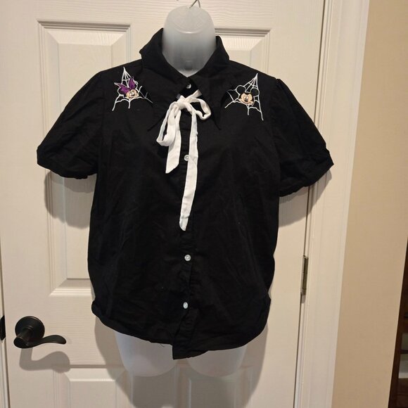 Her Universe Disney Halloween Bat Wing Collar Girls Woven Button-Up Size Large - Picture 3 of 6